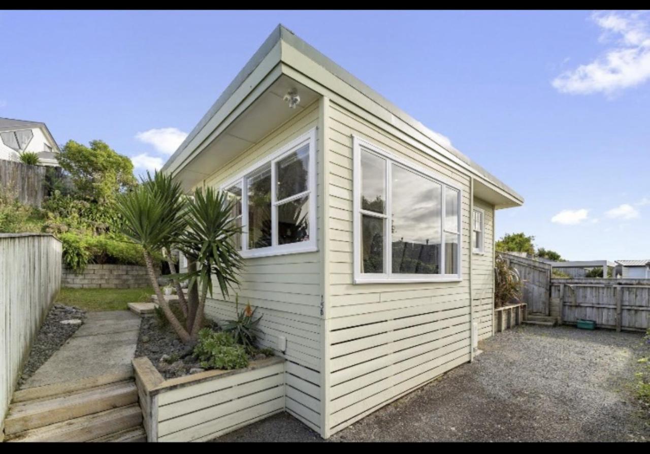 Villa Refined, Retro & Relaxing à Paraparaumu Extérieur photo